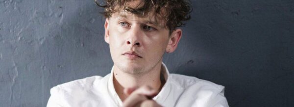 Review: Bill Ryder-Jones – mining hope from the heartache at sold-out Thekla (17/3/2024)